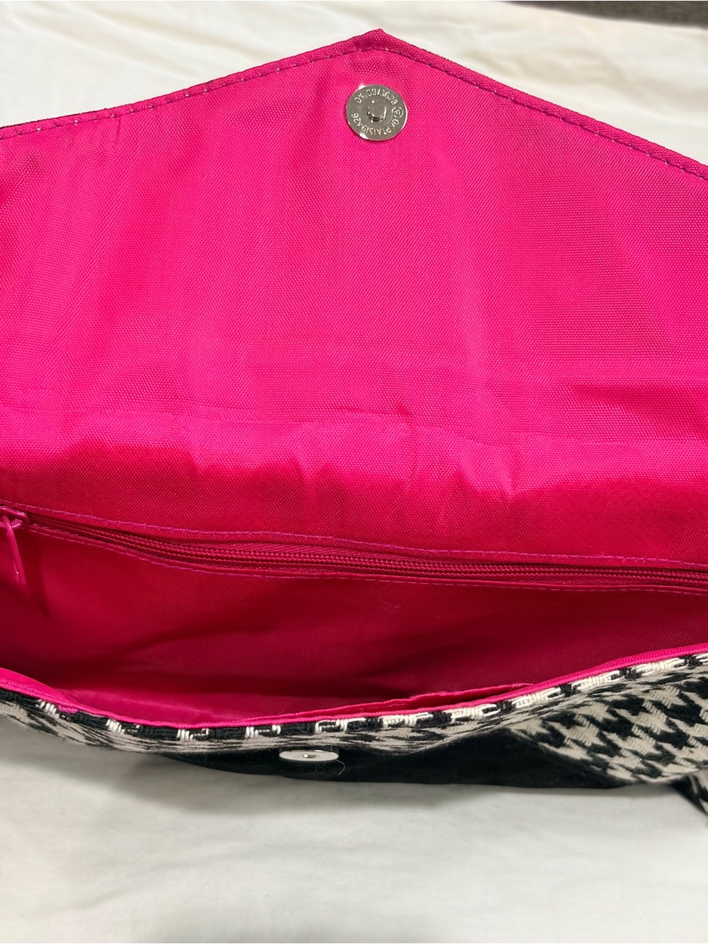 Houndstooth Black & White Envelope Clutch Wristlet Purse Bright Pink Lined - Picture 3 of 5
